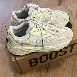 Yeezy Boost 700 Sneakers